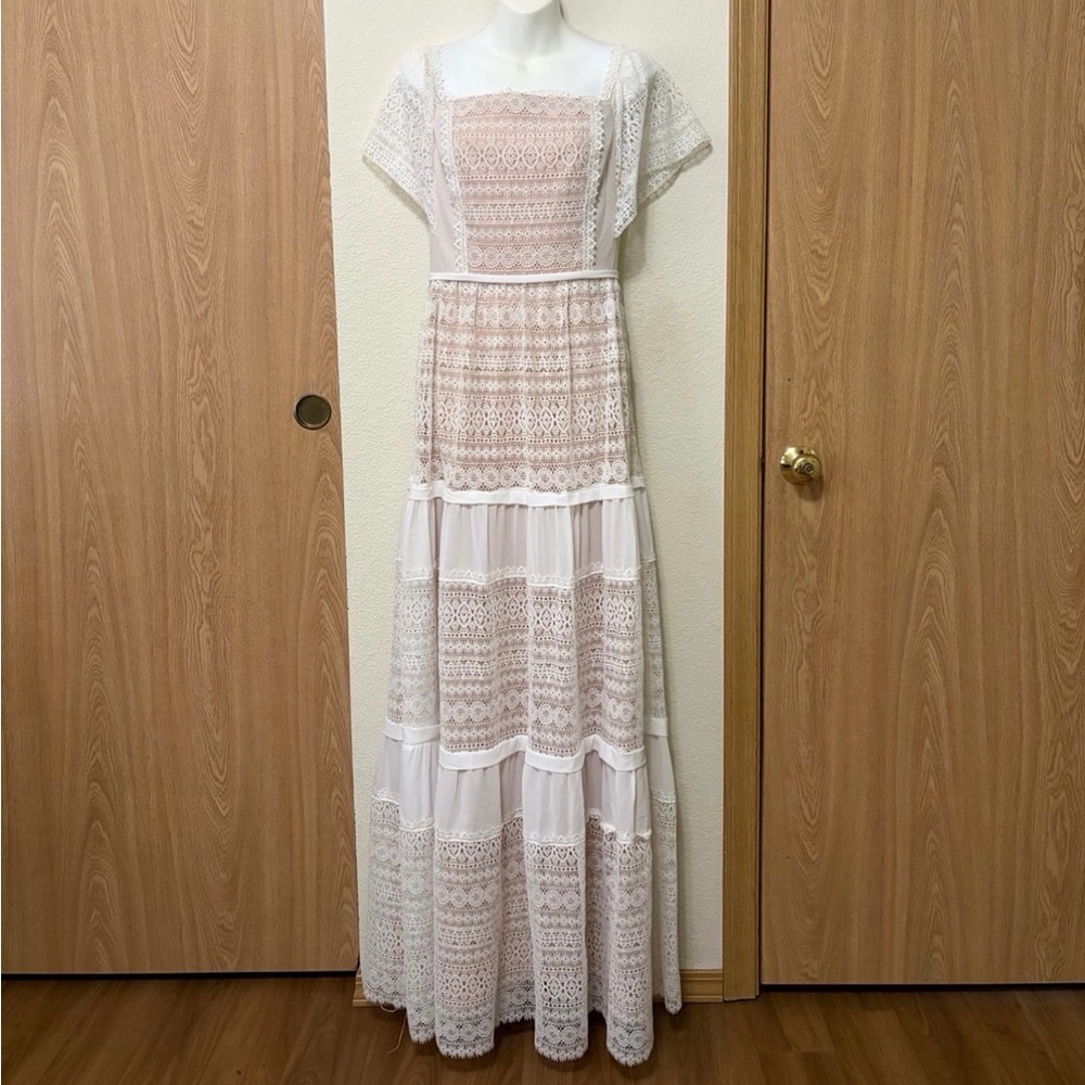 Monique Lhuillier White and Cream Lace Maxi Dress Sz 4